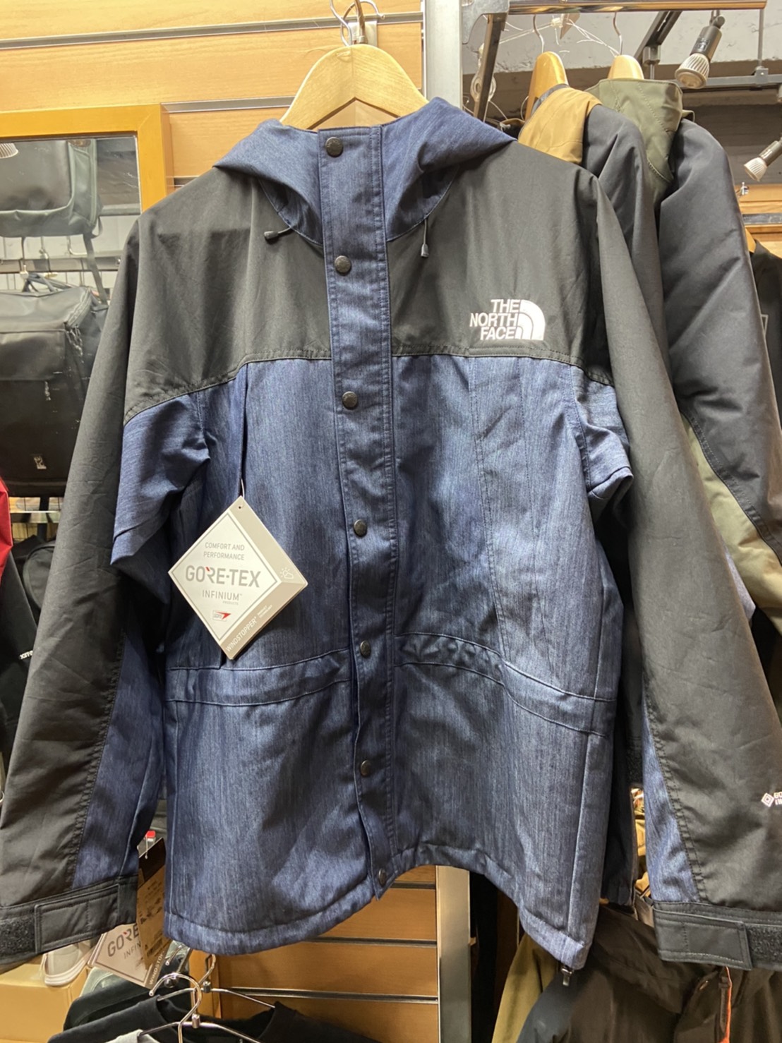 The North Face】ノースフェイスの大人気ジャケット「マウンテンライトジャケット」「マウンテンライトデニムジャケット」入荷しました！ |  FITTWO(フィットツー) 上野のアウトドアショップ