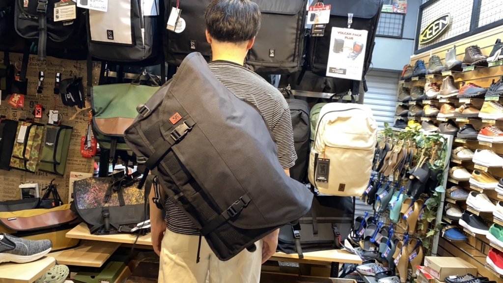 CHROMEの大容量メッセンジャーバッグ「BERLIN」を徹底紹介！ FITTWO(フィットツー) 上野のアウトドアショップ