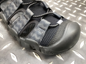 KEEN ハイパーポート　トゥガードと速乾性素材で水場でも使える設計