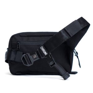 CHROME BARRAGE 5L SLING BAG 背面ポケット