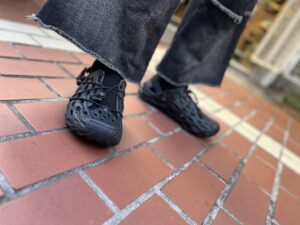 柔らかく快適、独特なデザインのMERRELL HYDRO AT CAGE