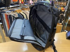 CHROME AXCEL BRIEF PACK MD　90度ガバっと開くメインコンパートメント
