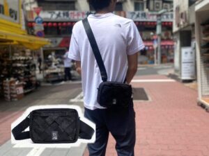 CHROME BARRAGE 2L SLING 着用画像