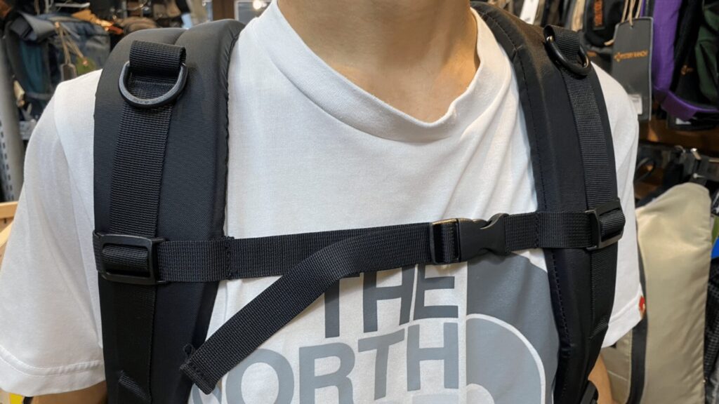 THE NORTH FACE KINKAJOU　チェストストラップ搭載