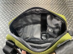 クローム　バラージ2Lスリングバッグ　オーガナイザー付き収納スペース