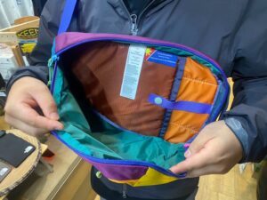コトパクシ　トードー8lスリング　メインコンパートメント