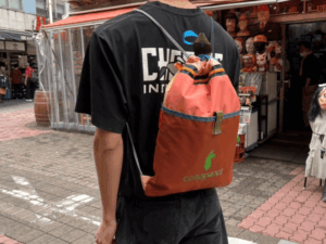 COTOPAXI TAGODRAWSTRING BACKPACK 着用画像