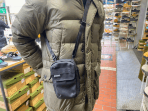 chrome pac phone pouch 着用画像