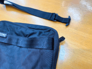 クローム　パックアクセサリーポーチsm　取り外せるショルダーストラップ搭載