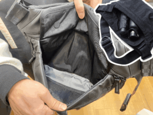 クローム　ボットフラップスリング　フラップ式ポケット