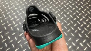 キーン　ハイパーエフエルティー　立体成型されたフットベッド