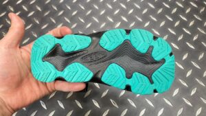 keen hyperflt 機能性に富んだアウトソール