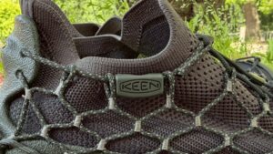 KEEN UNEEK 360 サイドのロゴパーツ