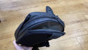 スーリー　タクトスリング8l 背面ポケット