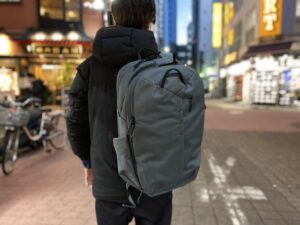 THULE AION BACKPACK 28L 着用画像