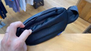 THULE TACT WAISTPACK 5L 身体側に密着するポケット付き