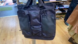 CHROME AXCEL TOTE MESSENGER 多彩な正面ポケット