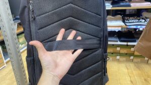 CHROME INITIATE 26L PACK スーツケースに通せるベルト付き