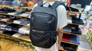 chrome grocery backpack 22l 着用画像
