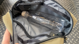 chrome micro kadet sling メインコンパートメント