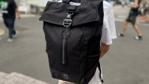 CHROME INITIATE 26L PACK 着用画像