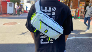 chrome mini kadet neon yellow 着用画像