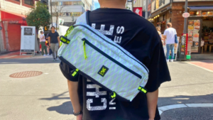 chrome kadet sling neon yellow 着用画像